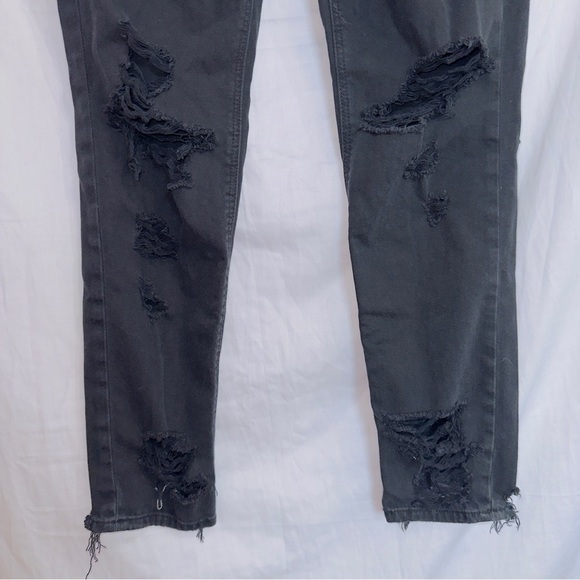 American Eagle AE Black Wash High Waisted Straight Leg Distressed Mom Jean 00 - Picture 4 of 7